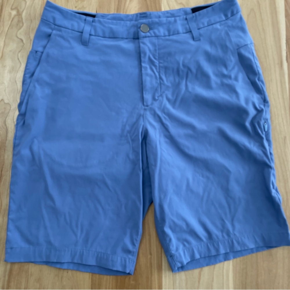 Lululemon Men’s 32 Blue Commission Golf Shorts Stretch Pockets 10” Athleisure